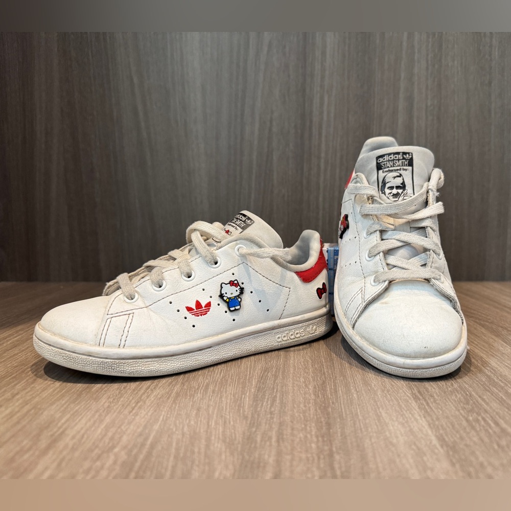 Adidas Kids Hello Kitty Stan Smiths